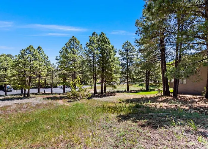 Delightful 1 Bdrm Country Club Retreat With Mt Elden Views!