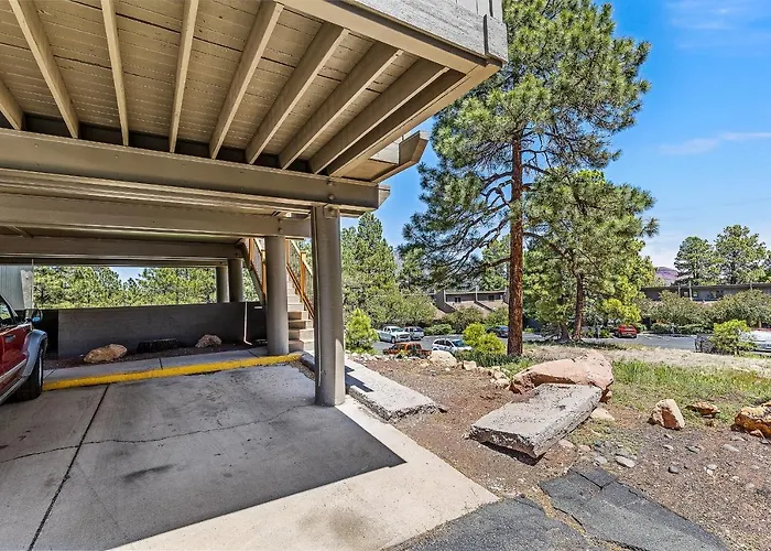 Delightful 1 Bdrm Country Club Retreat With Mt Elden Views! *