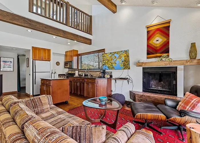 Delightful 1 Bdrm Country Club Retreat With Mt Elden Views! Holiday home *