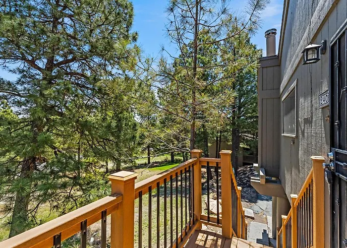 Delightful 1 Bdrm Country Club Retreat With Mt Elden Views!